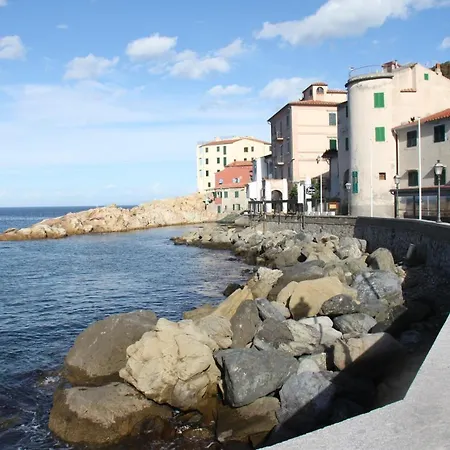 Appartamento Bilocale 'il Belvedere' ---- A Due Passi Dal Mare Marciana Marina (Isola d'Elba)