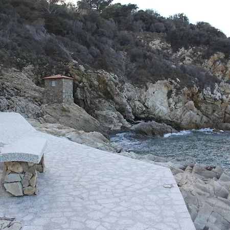 Bilocale 'il Belvedere' ---- A Due Passi Dal Mare Appartamento Marciana Marina (Isola d'Elba)